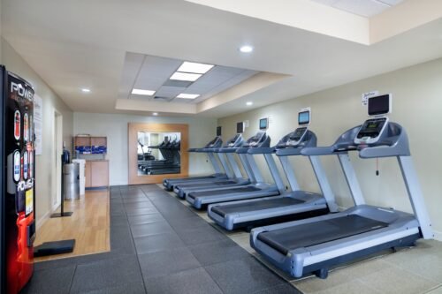 Fitness Center at Radisson Hotel JFK Airport