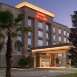 Hampton Inn & Suites: A Charming Gem in Deland, Florida