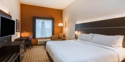 Holiday Inn Express & Suites Bremen room