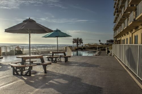 Best Western Castillo Del Sol in Ormond Beach pool area