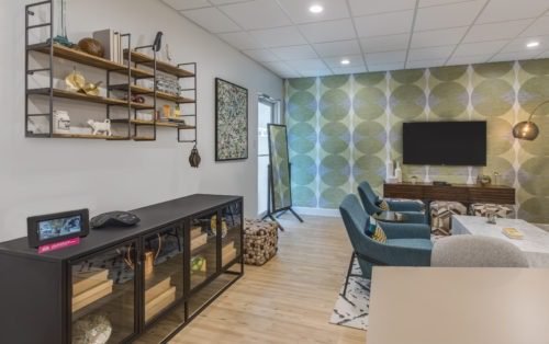 bigger workspace in hotel rooms