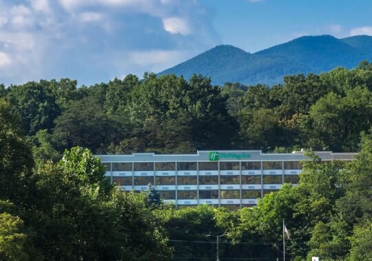 Discover the Best Hotel in Asheville NC with the Holiday Inn’s Boutique Stay Near Blue Ridge Parkway