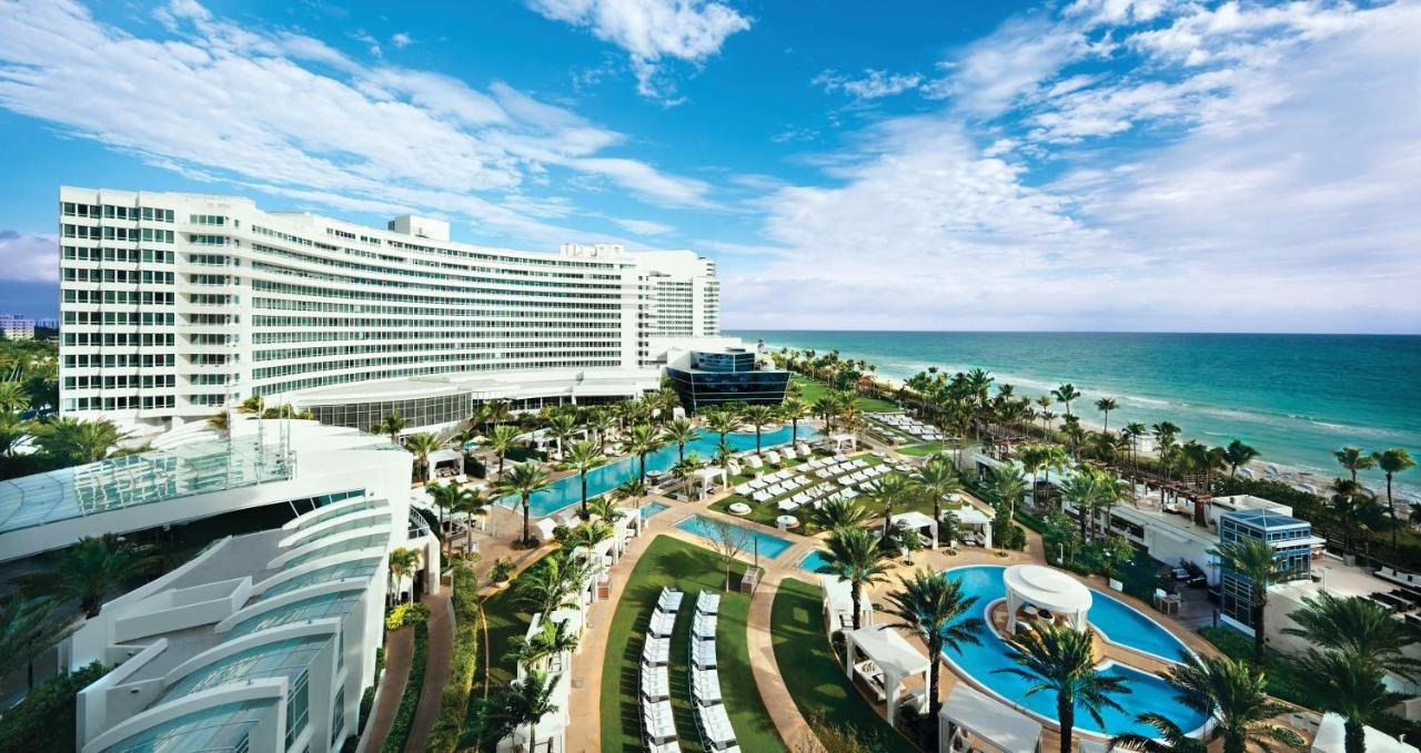 Fontainebleau Miami Beach with beach access