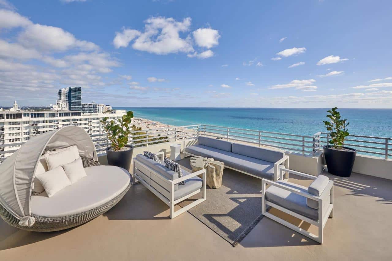 Loews Miami Beach Hotel with beach access
