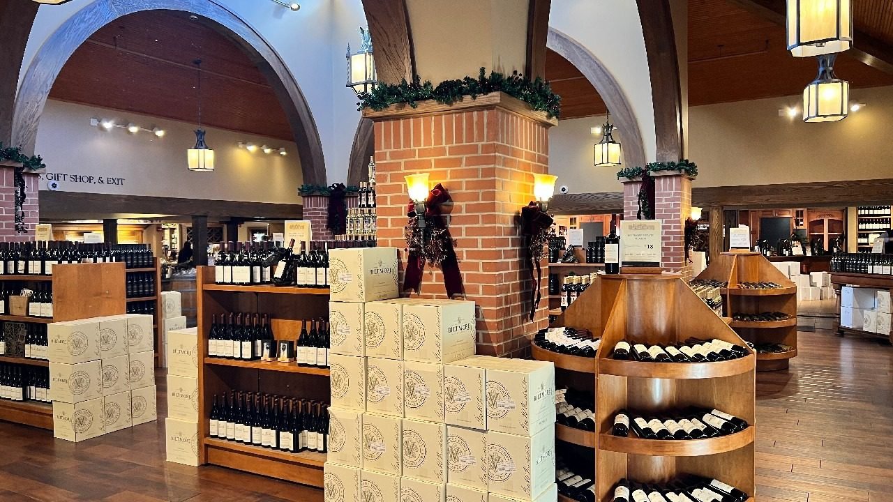 25 Amazing Things We Enjoyed In Asheville North Carolina 21 Free wine tasting at Biltmore