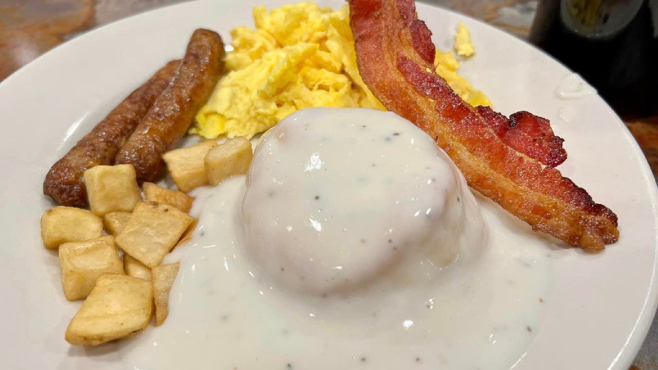 25 Amazing Things We Enjoyed In Asheville North Carolina 2 Holiday Inn Asheville East-Blue Ridge PKWY Breakfast