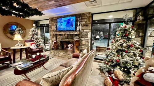 Holiday Inn Hotel Near Blue Ridge Parkway during christmas time