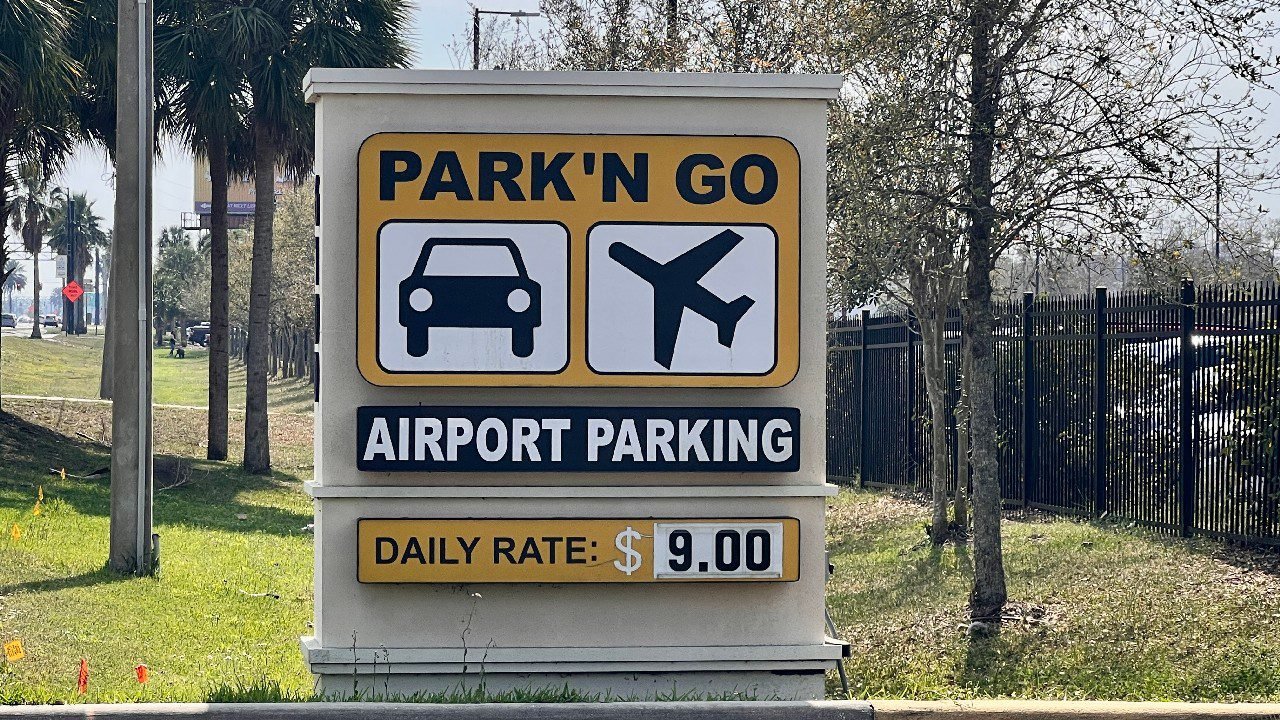 Parking For Orlando Airport (With Photos)