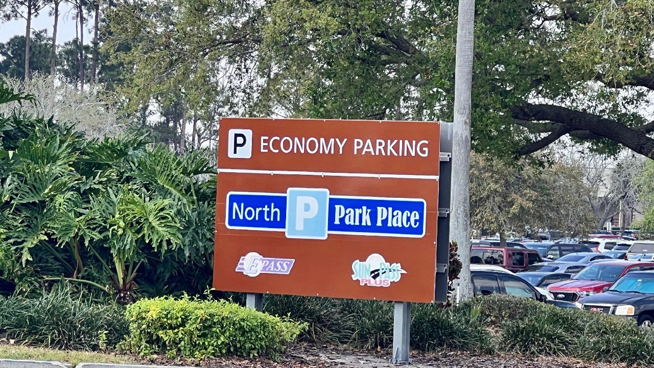 Parking For Orlando Airport (With Photos)