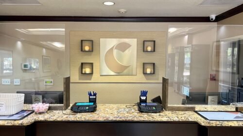 Comfort inn st petersburg florida front desk