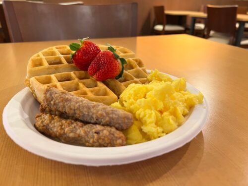 Fairfield Inn & Suites St. Petersburg hot breakfast