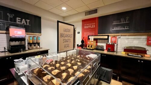 Hampton Inn Mount Dora breakfast area