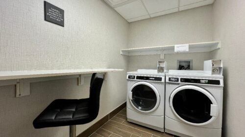 Hampton Inn Mount Dora guest laundry