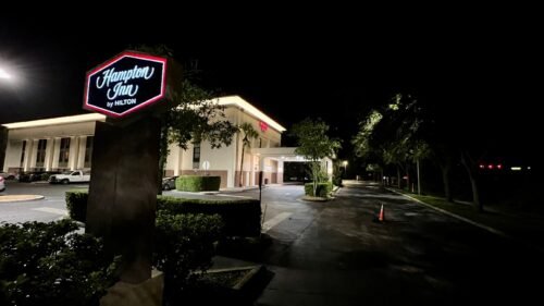 Hampton Inn Mount Dora parking area