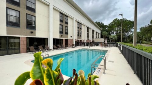 Hampton Inn Mount Dora pool area
