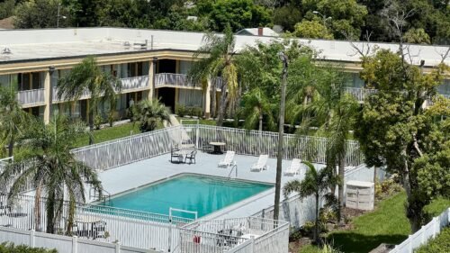 Quality Inn Saint Petersburg North-Tampa Bay pool area