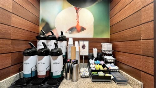 Fairfield Inn And Suites Clermont 24 hour coffee in the lobby