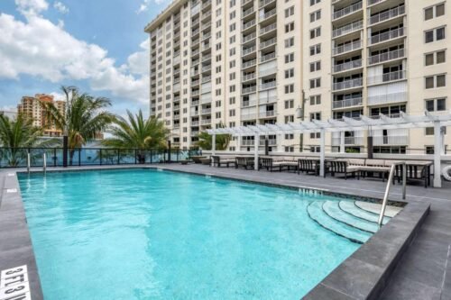 Cambria Hotel in Fort Lauderdale Beach Pool area