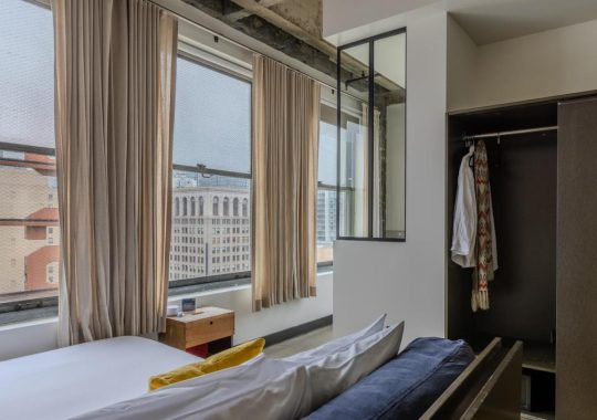 Modern Comfort in the Heart of LA: STILE Downtown Los Angeles by Kasa Reviews