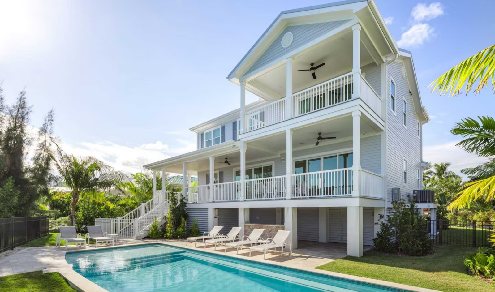 Florida’s Most Stunning Beachfront Rentals for Your Next Escape 4 This waterfront 4 bedroom, 4 bath home boasts activity and relaxation for those looking to fully enjoy Key West