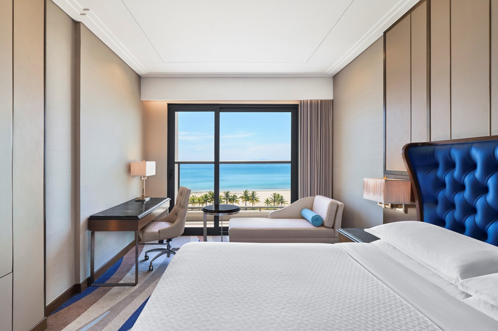 Four Points by Sheraton Danang Wins Prestigious Honors at the 2025 World Luxury Hotel Awards 2 Four Points by Sheraton Danang Room with Ocean view