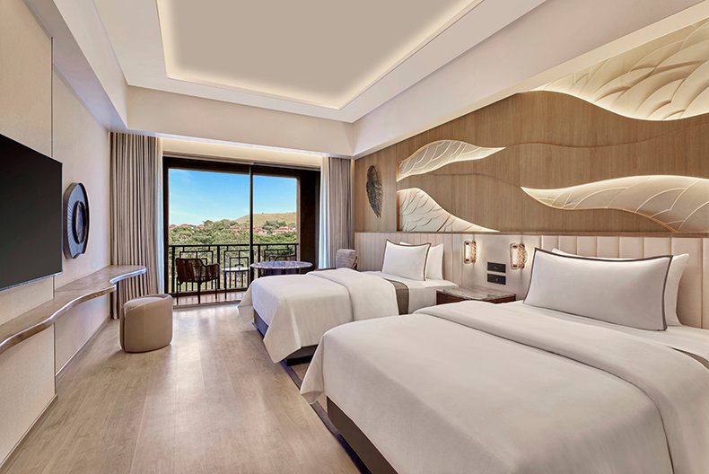 Marriott Reaches a Major Milestone in India with the Opening of The Westin Jaipur Kant Kalwar Resort & Spa 3 The Westin Jaipur Kant Kalwar Resort & Spa Deluxe Room Overlooking the Aravali Range