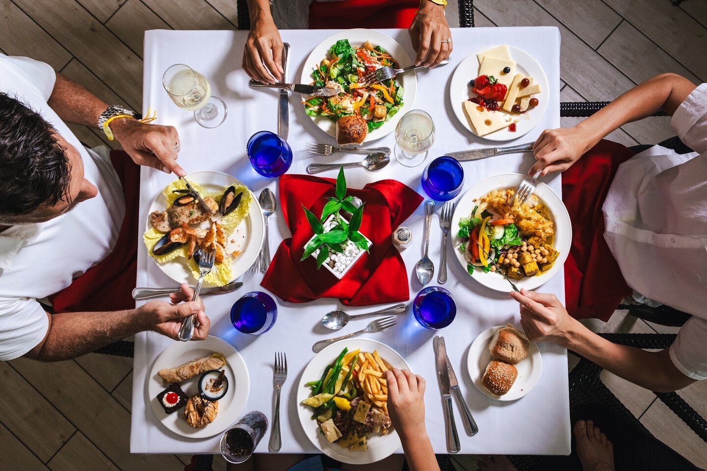 Sonesta Maho Beach Resort, Casino & Spa – The Ultimate All-Inclusive Stay in Sint Maarten 3 Sonesta Maho Beach Resort, Casino & Spa - Sint Maarten Restaurant